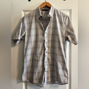 Travis Mathew Men’s Plaid Button Down Short Sleeve Shirt Medium